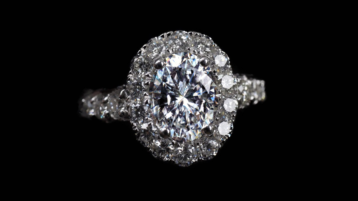 The History of the Oval Cut Diamond: A Timeless Beauty