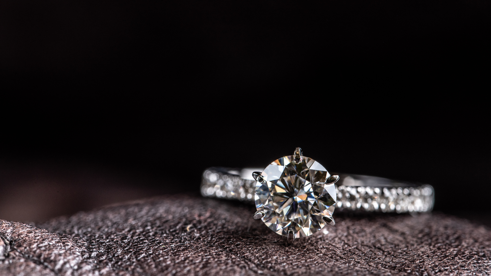 Engagement Ring Style Trends for 2025